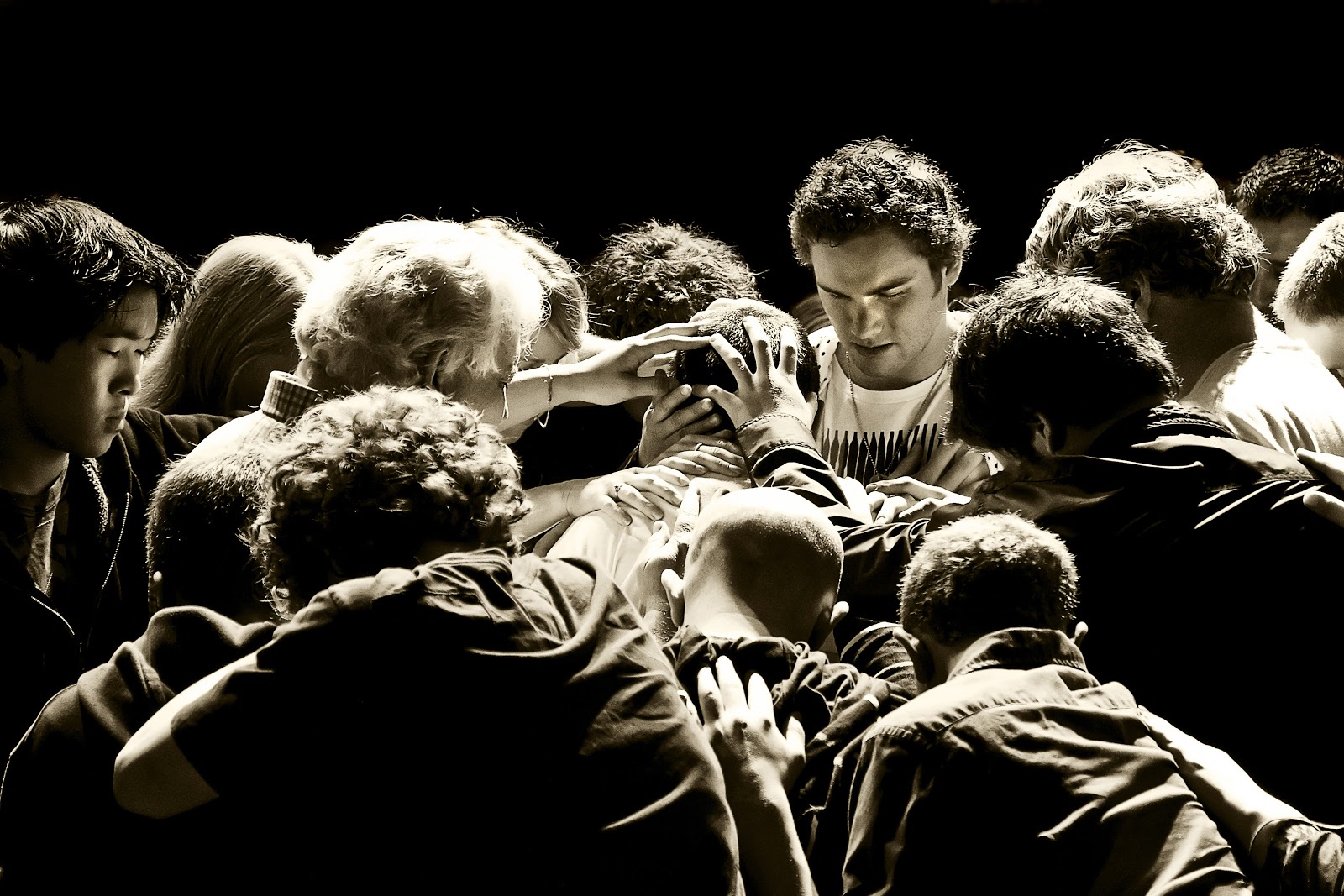 Templo Logos: A Beacon of Faith in Your Community